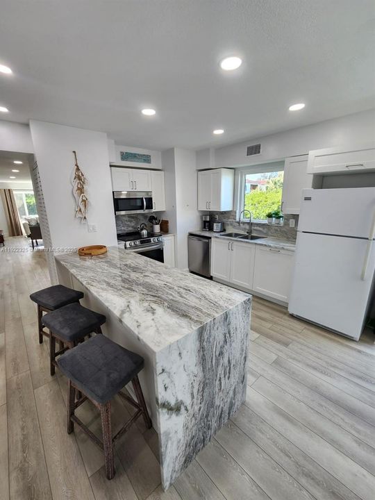 В аренду: $2,999 (2 спален, 2 ванн, 0 Квадратных фут)