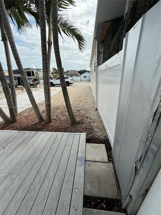 For Sale: $315,000 (1,872 sqft)