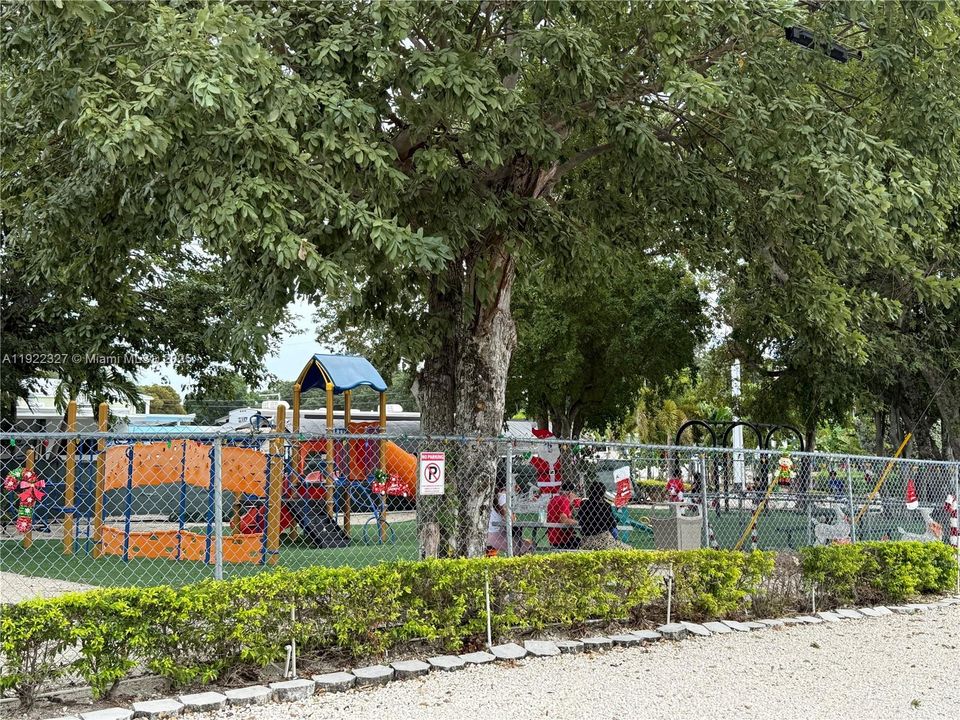 For Sale: $315,000 (1,872 sqft)