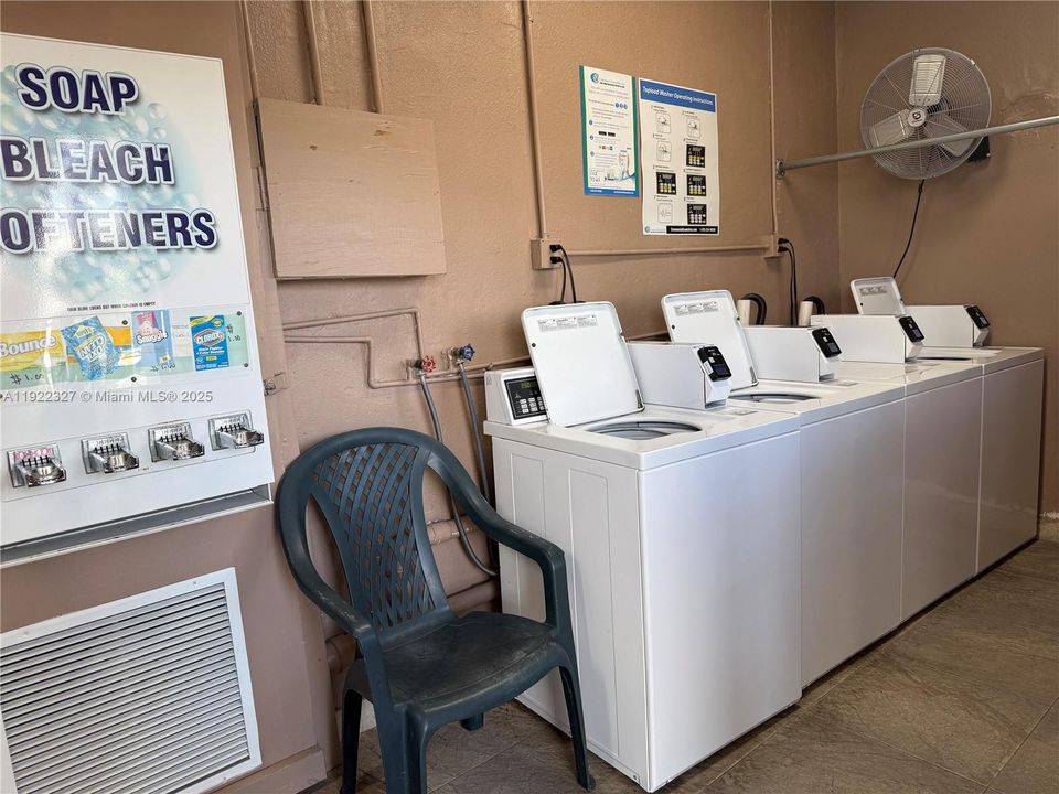 For Sale: $315,000 (1,872 sqft)