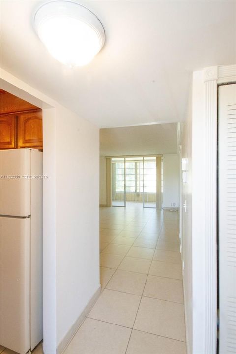 For Sale: $115,000 (1 beds, 1 baths, 705 Square Feet)