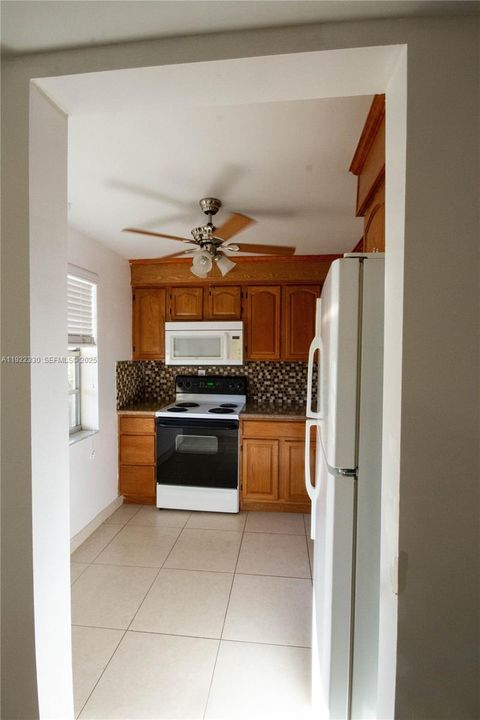 For Sale: $115,000 (1 beds, 1 baths, 705 Square Feet)