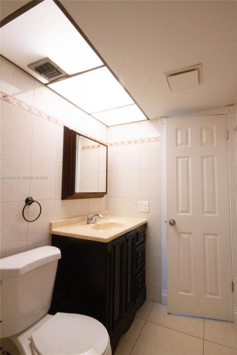 For Sale: $115,000 (1 beds, 1 baths, 705 Square Feet)