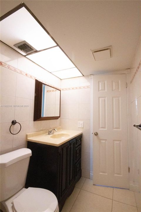 For Sale: $115,000 (1 beds, 1 baths, 705 Square Feet)