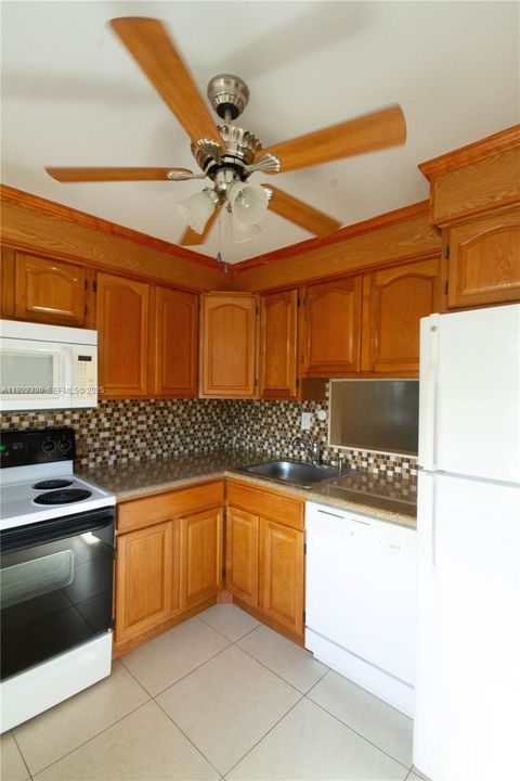 For Sale: $115,000 (1 beds, 1 baths, 705 Square Feet)