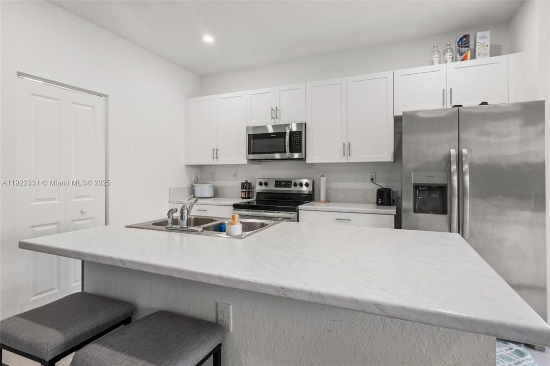 待售: $474,987 (3 贝兹, 2 浴室, 1651 平方英尺)