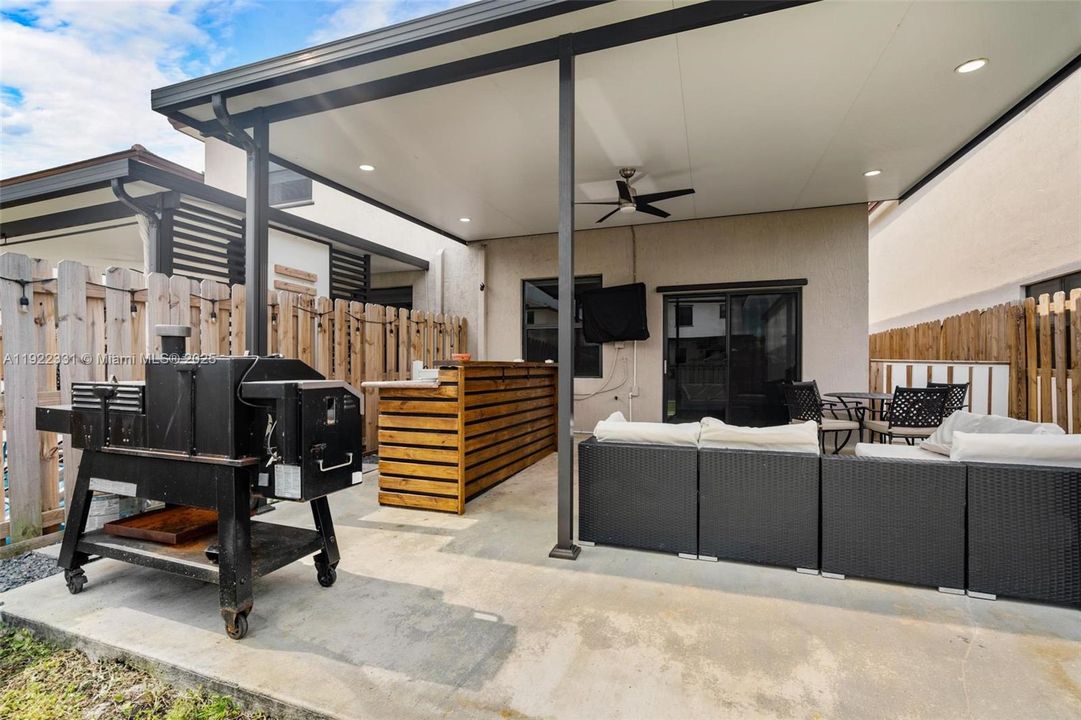 待售: $474,987 (3 贝兹, 2 浴室, 1651 平方英尺)