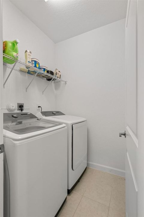 待售: $474,987 (3 贝兹, 2 浴室, 1651 平方英尺)