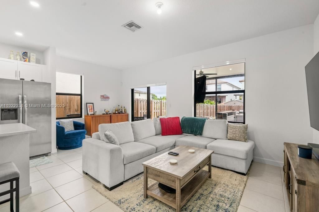 待售: $474,987 (3 贝兹, 2 浴室, 1651 平方英尺)