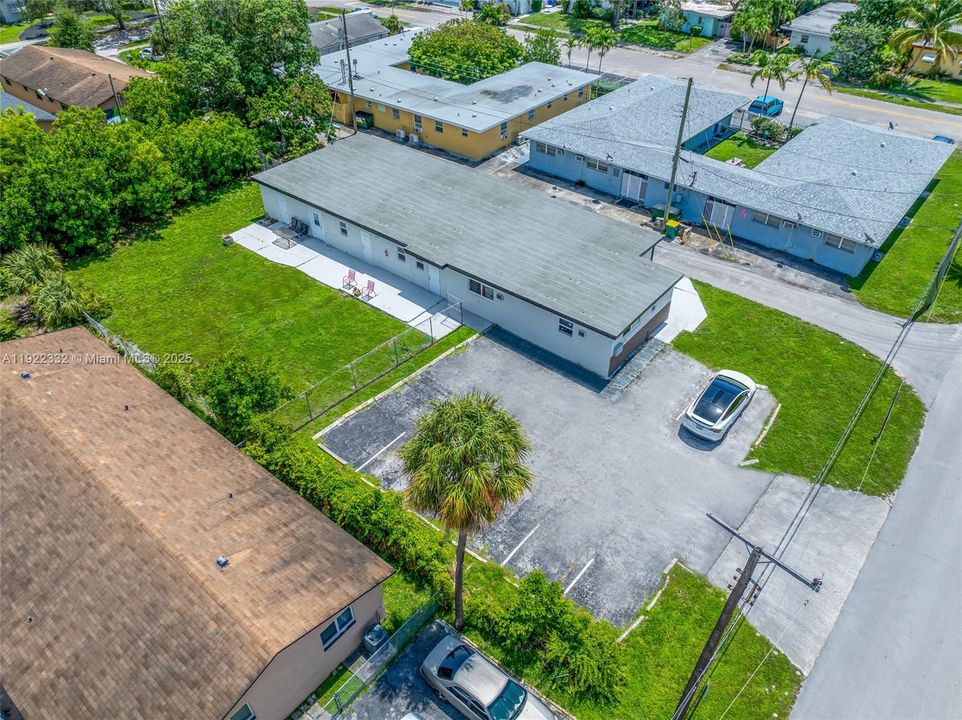 待售: $200,000 (0.14 acres)