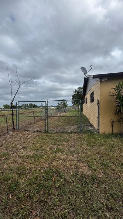 Под контрактом: $2,600 (3 спален, 2 ванн, 999 Квадратных фут)