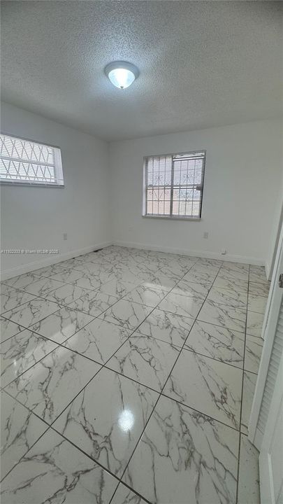 Под контрактом: $2,600 (3 спален, 2 ванн, 999 Квадратных фут)