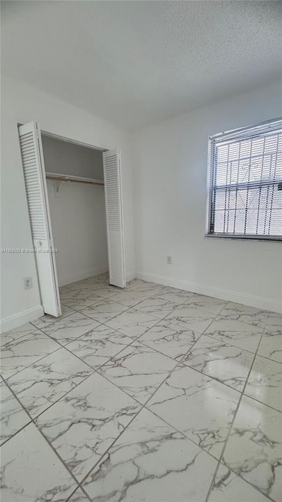 Под контрактом: $2,600 (3 спален, 2 ванн, 999 Квадратных фут)