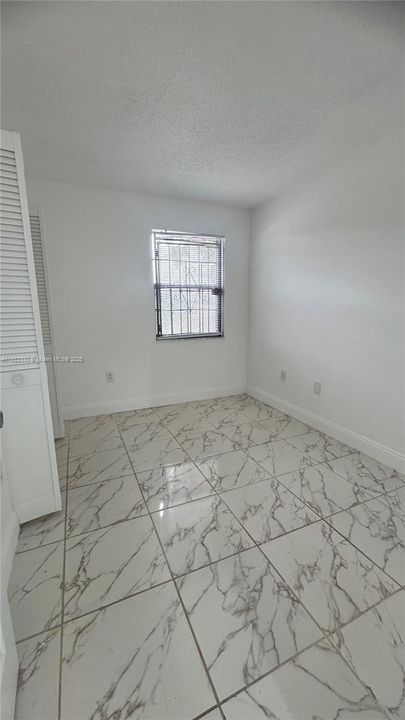 Под контрактом: $2,600 (3 спален, 2 ванн, 999 Квадратных фут)