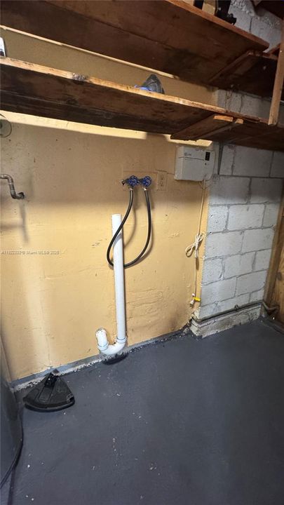 Под контрактом: $2,600 (3 спален, 2 ванн, 999 Квадратных фут)