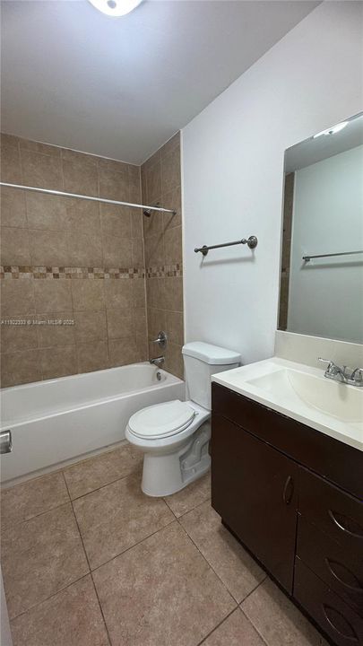 Под контрактом: $2,600 (3 спален, 2 ванн, 999 Квадратных фут)