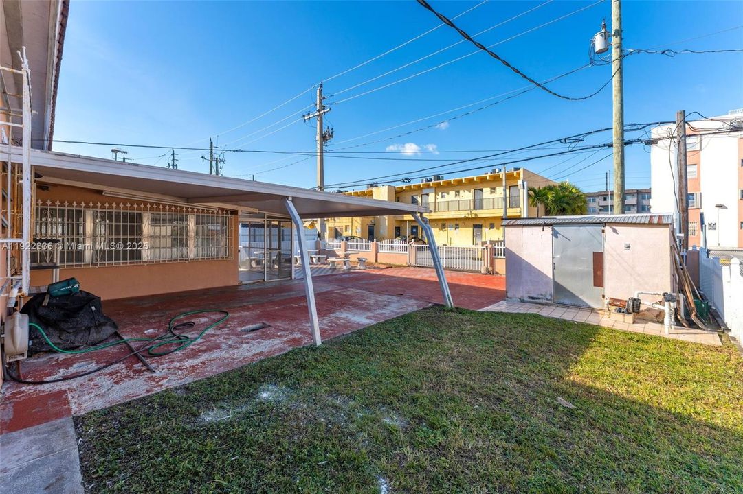 For Sale: $600,000 (3 beds, 2 baths, 1377 Square Feet)