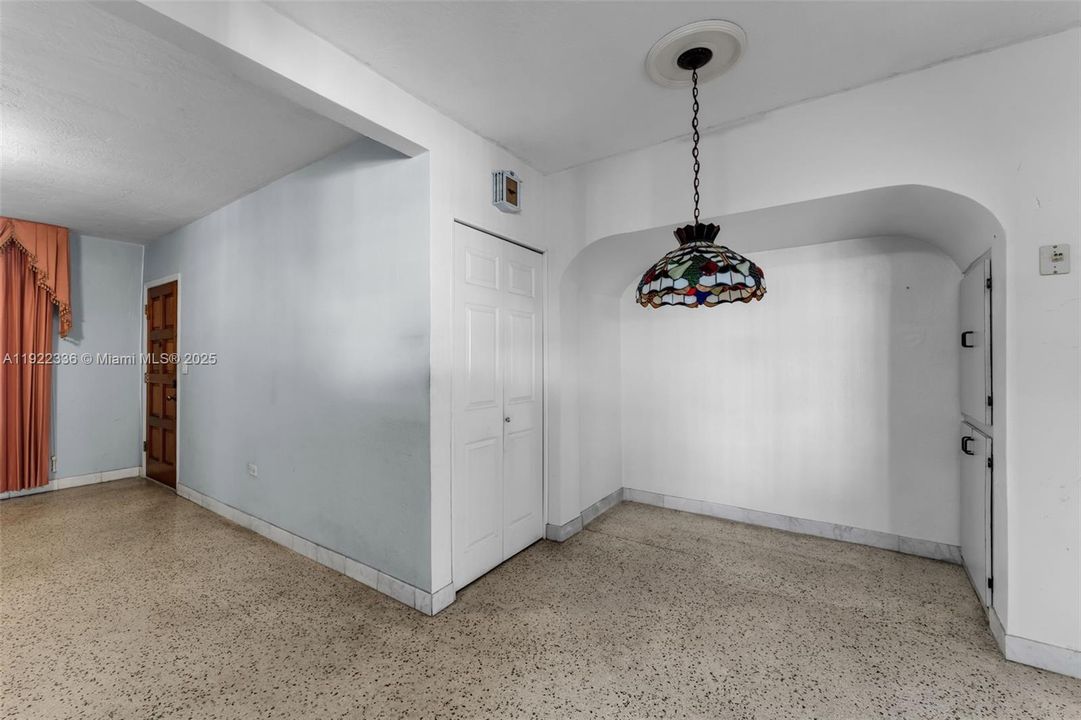 For Sale: $600,000 (3 beds, 2 baths, 1377 Square Feet)