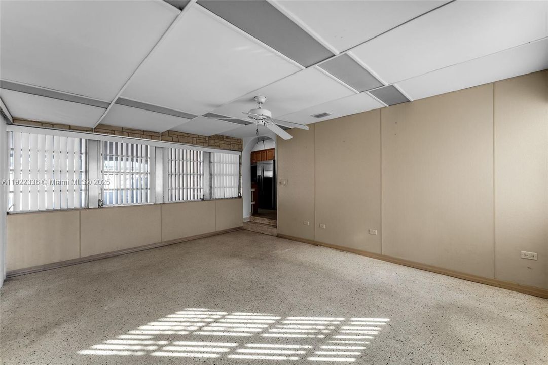 For Sale: $600,000 (3 beds, 2 baths, 1377 Square Feet)