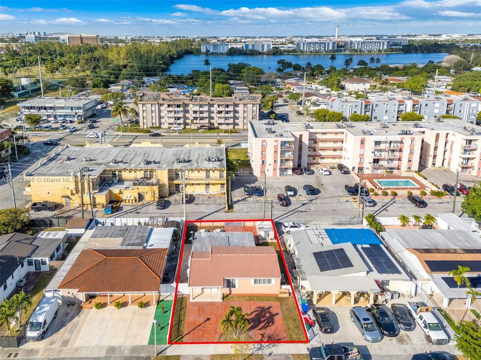 For Sale: $600,000 (3 beds, 2 baths, 1377 Square Feet)