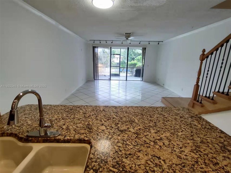 出租: $2,800 (3 贝兹, 2 浴室, 1474 平方英尺)