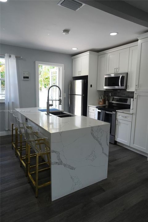 待售: $619,000 (3 贝兹, 2 浴室, 1026 平方英尺)