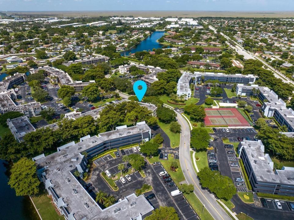 待售: $70,000 (1 贝兹, 1 浴室, 700 平方英尺)