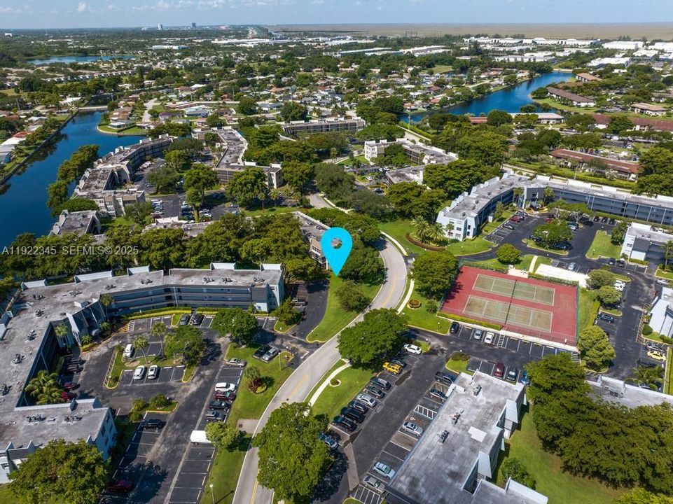 待售: $70,000 (1 贝兹, 1 浴室, 700 平方英尺)