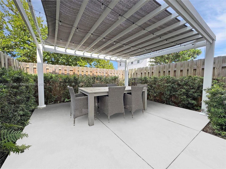 В аренду: $3,000 (3 спален, 2 ванн, 1520 Квадратных фут)