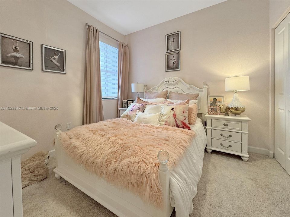 В аренду: $3,000 (3 спален, 2 ванн, 1520 Квадратных фут)