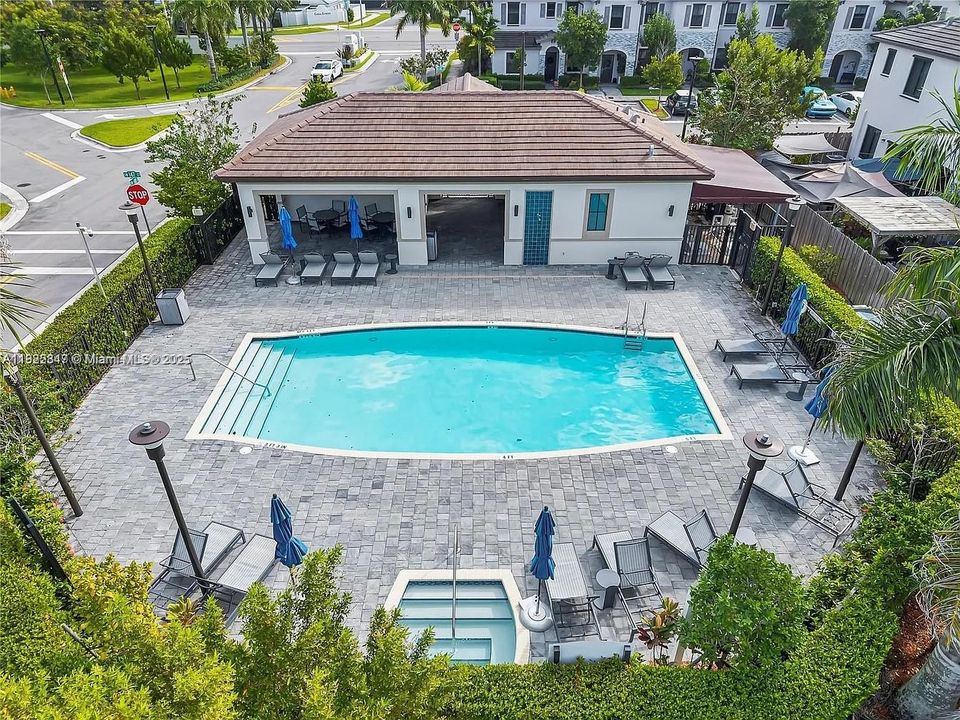 В аренду: $3,000 (3 спален, 2 ванн, 1520 Квадратных фут)