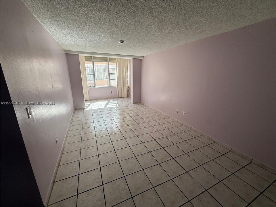 Activo con contrato: $2,100 (2 camas, 2 baños, 1095 Pies cuadrados)