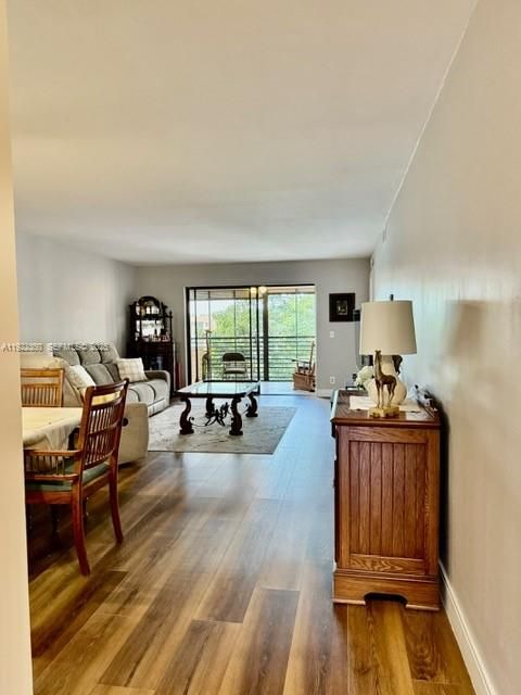 For Sale: $250,000 (2 beds, 2 baths, 1250 Square Feet)