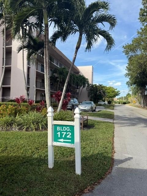 For Sale: $250,000 (2 beds, 2 baths, 1250 Square Feet)