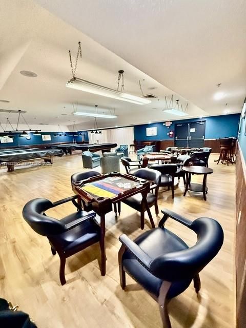 For Sale: $250,000 (2 beds, 2 baths, 1250 Square Feet)