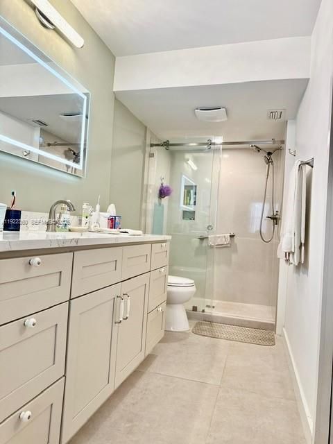 For Sale: $250,000 (2 beds, 2 baths, 1250 Square Feet)