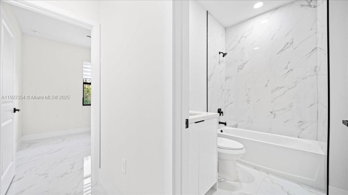 For Sale: $299,900 (3 beds, 2 baths, 1358 Square Feet)