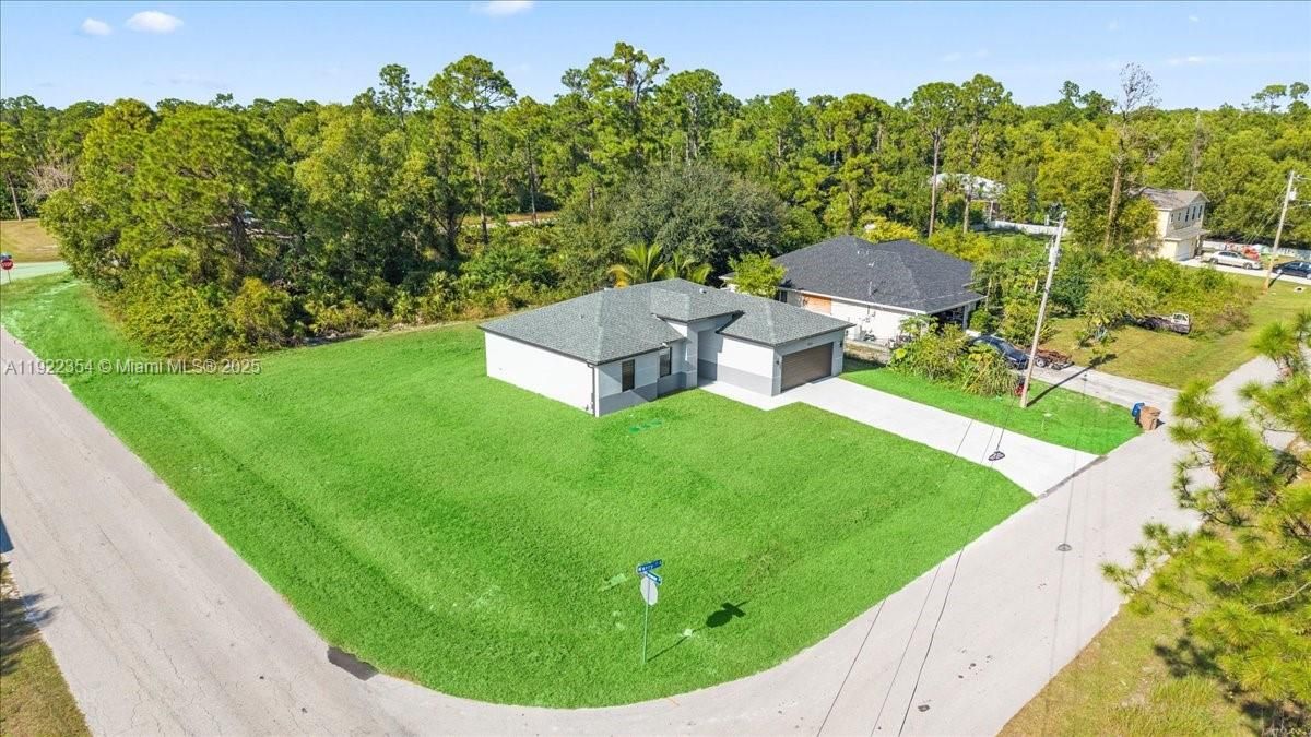 For Sale: $299,900 (3 beds, 2 baths, 1358 Square Feet)