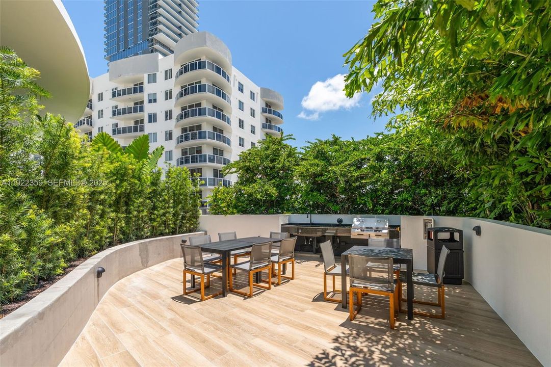 For Sale: $1,890,000 (3 beds, 3 baths, 1643 Square Feet)