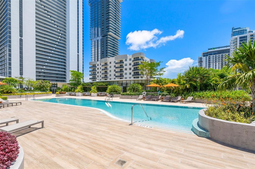 For Sale: $1,890,000 (3 beds, 3 baths, 1643 Square Feet)