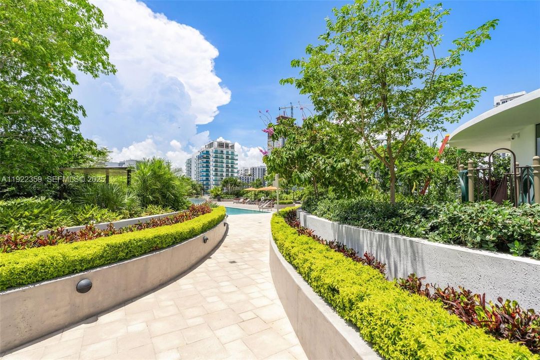 For Sale: $1,890,000 (3 beds, 3 baths, 1643 Square Feet)