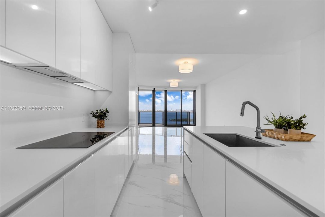 For Sale: $1,890,000 (3 beds, 3 baths, 1643 Square Feet)