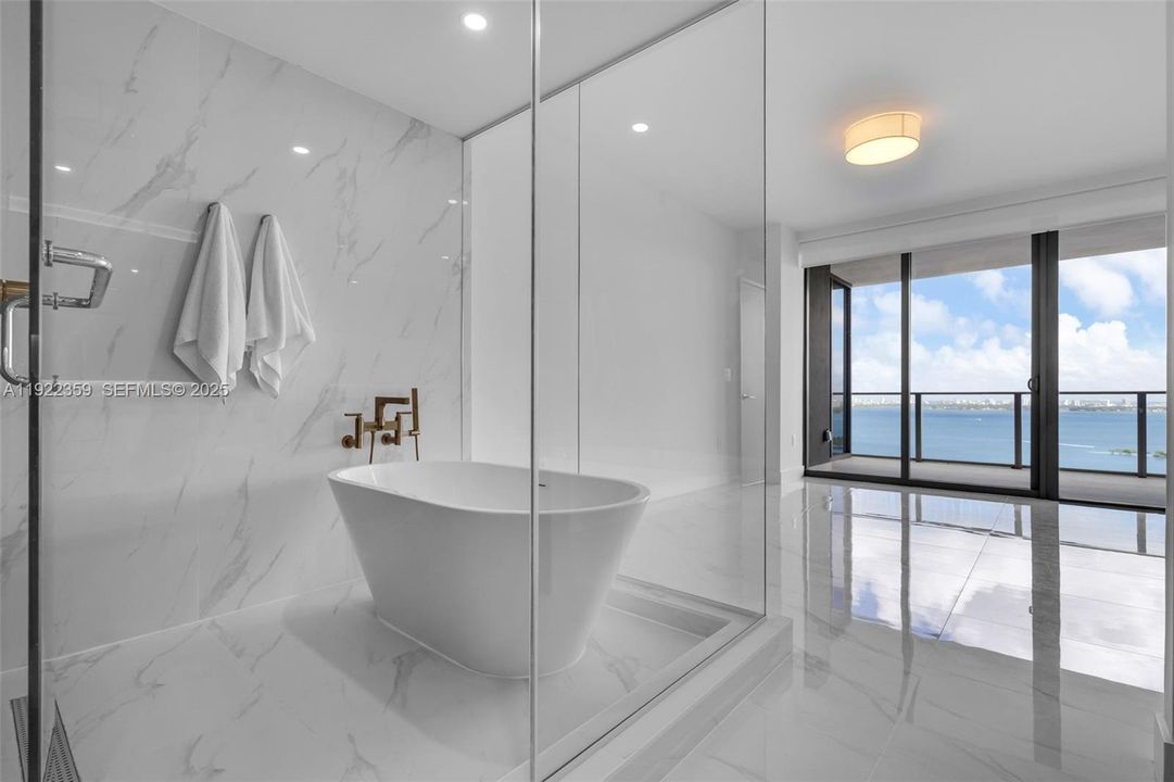 For Sale: $1,890,000 (3 beds, 3 baths, 1643 Square Feet)