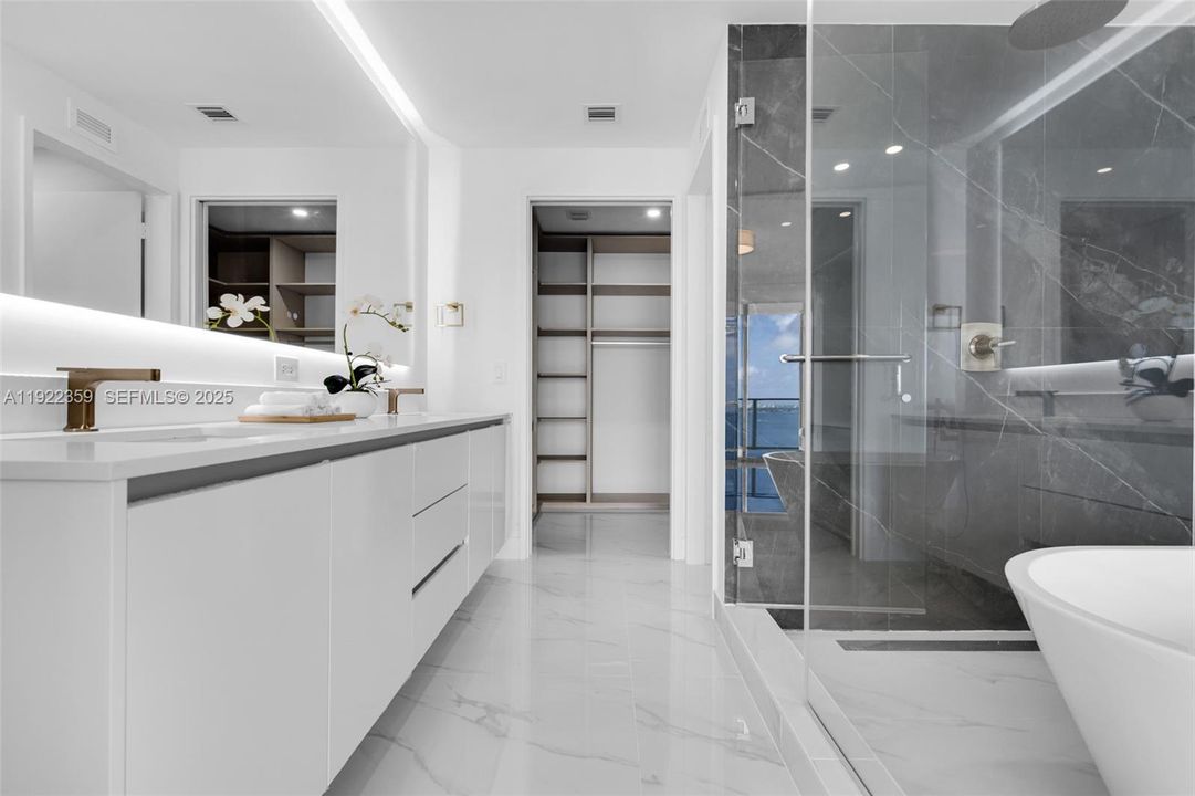 For Sale: $1,890,000 (3 beds, 3 baths, 1643 Square Feet)