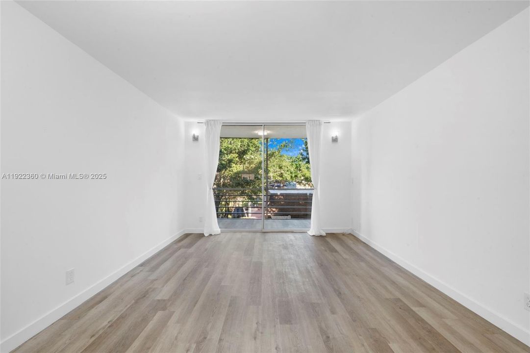 待售: $115,000 (1 贝兹, 1 浴室, 640 平方英尺)