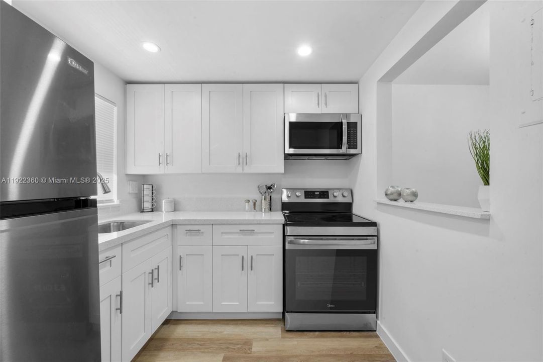 待售: $115,000 (1 贝兹, 1 浴室, 640 平方英尺)