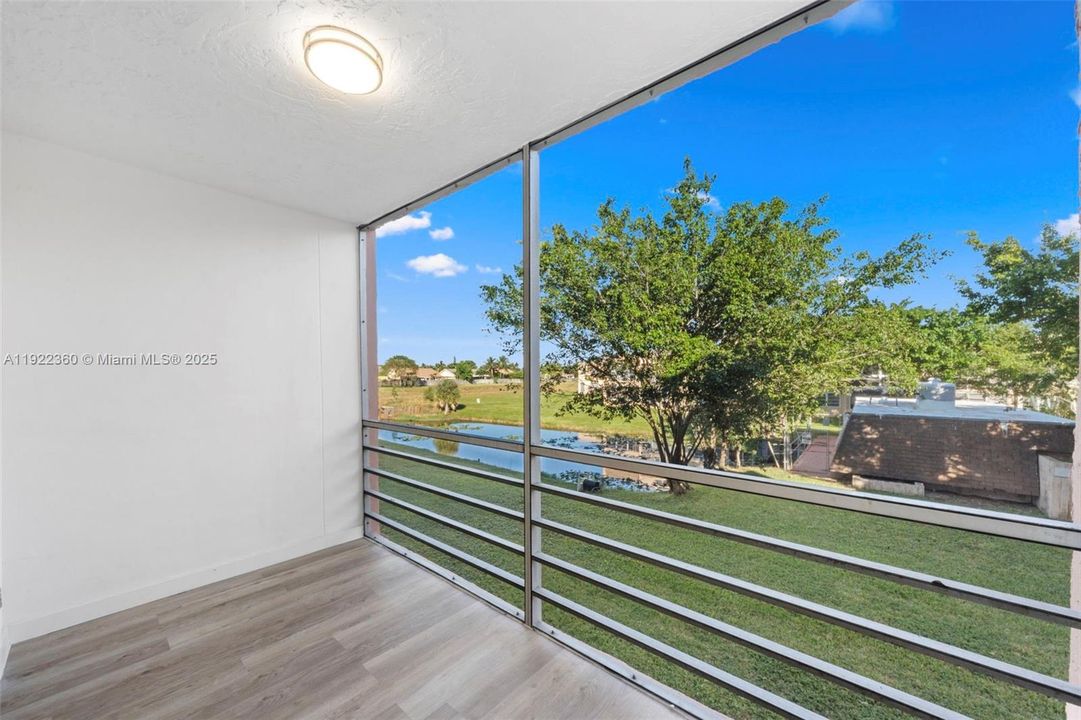 待售: $115,000 (1 贝兹, 1 浴室, 640 平方英尺)