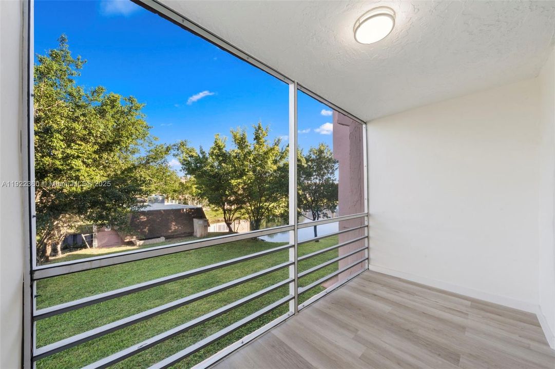 待售: $115,000 (1 贝兹, 1 浴室, 640 平方英尺)