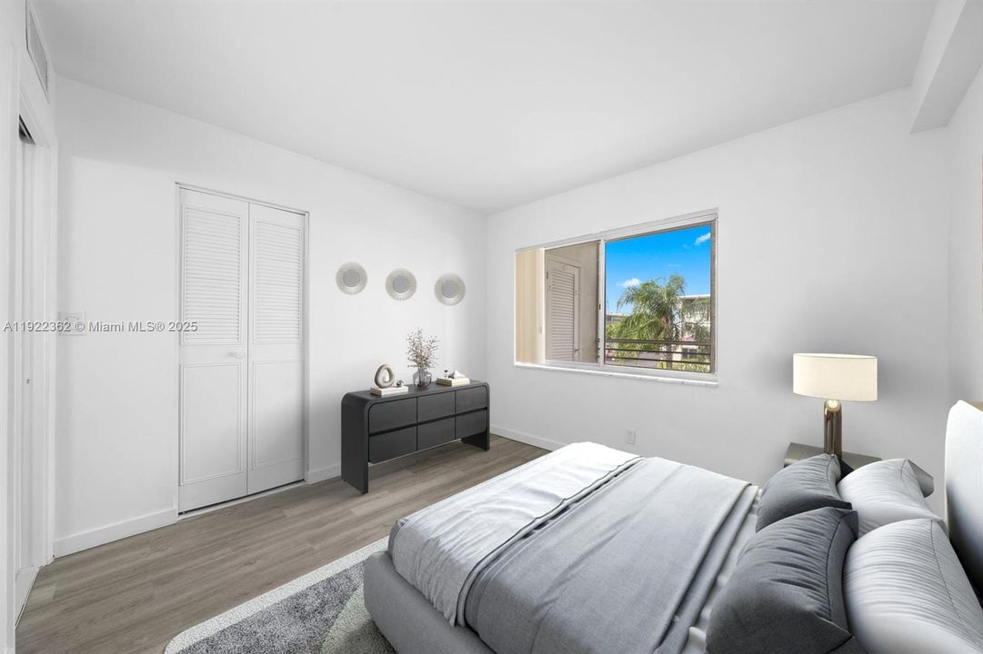 For Sale: $115,000 (2 beds, 1 baths, 894 Square Feet)