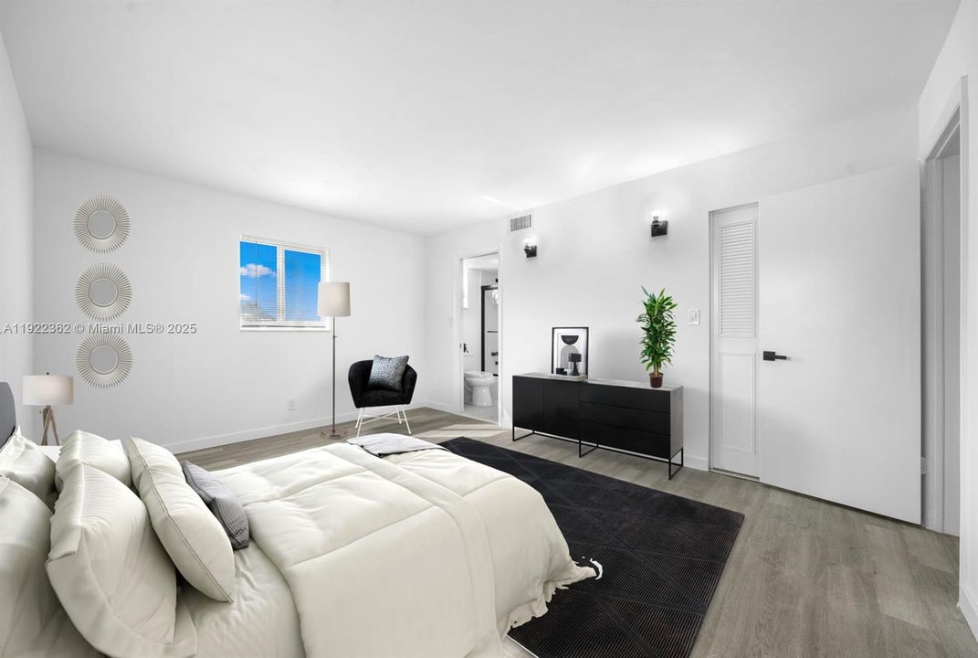 For Sale: $115,000 (2 beds, 1 baths, 894 Square Feet)